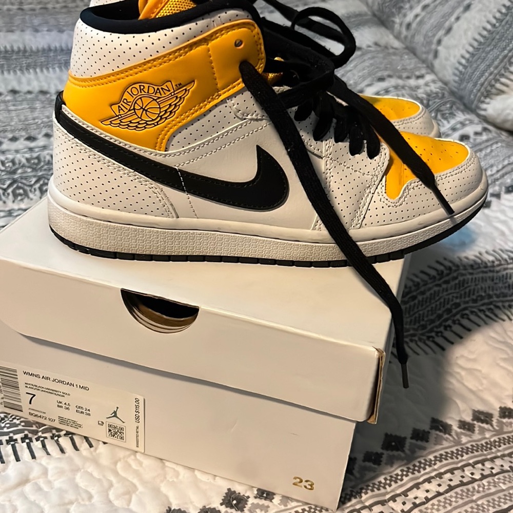 Air Jordan 1 Mid
